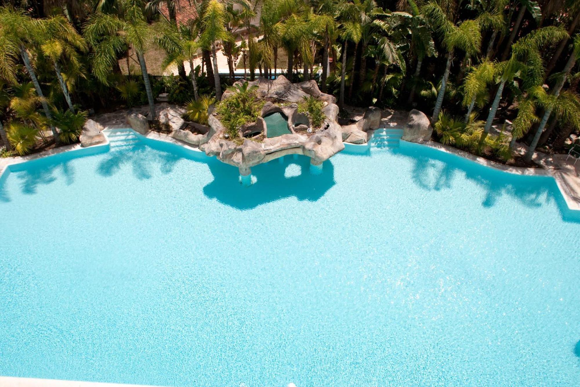 Guadalpin Suites Marbella Exterior photo