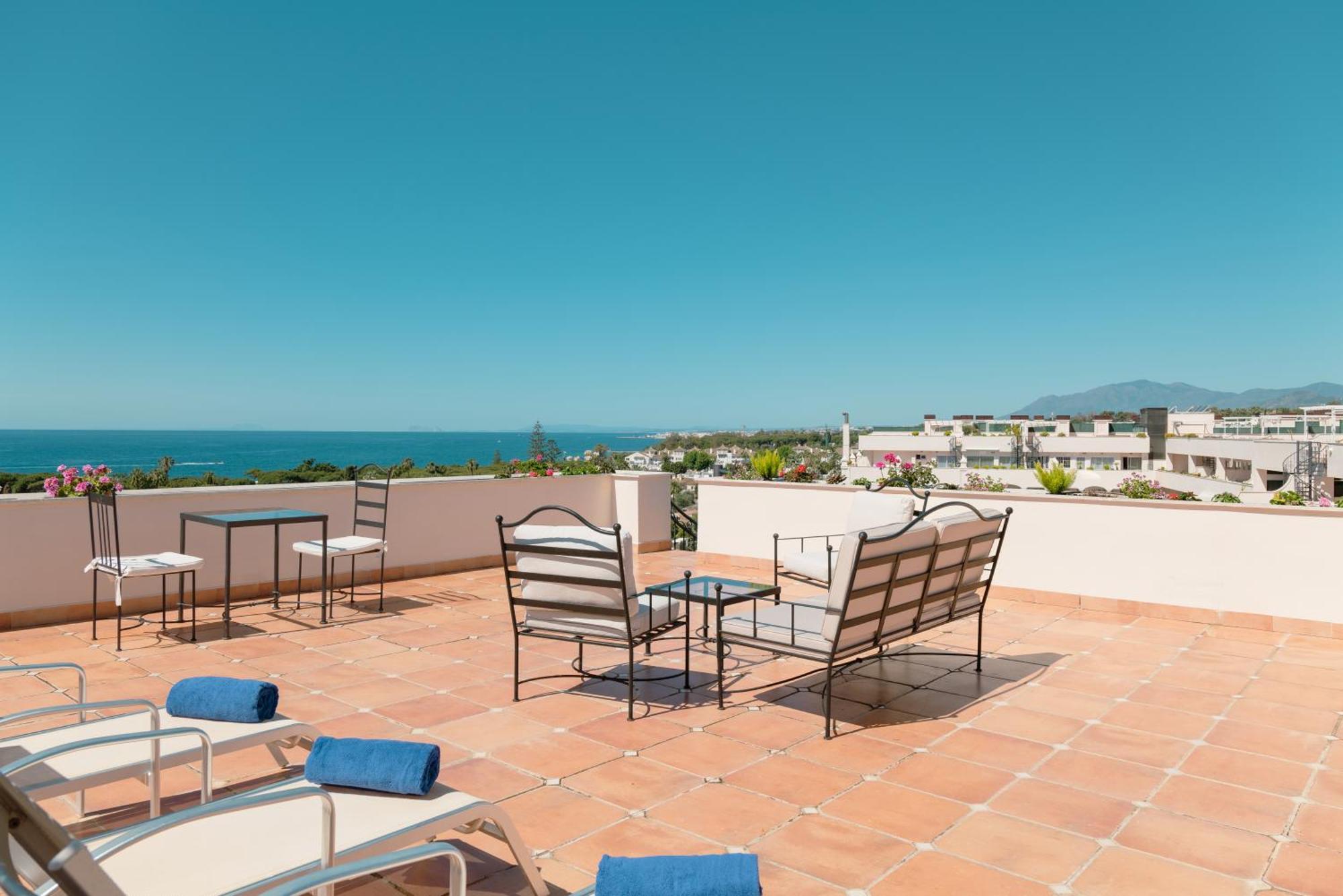 Guadalpin Suites Marbella Exterior photo